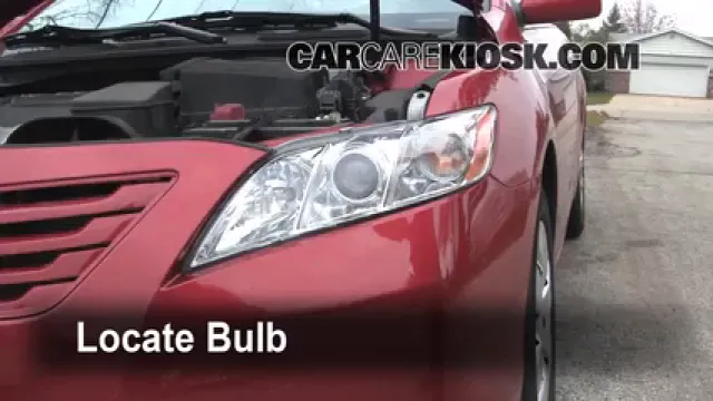 2008 Toyota Camry LE 2.4L 4 Cyl. Lights Turn Signal - Front (replace bulb)